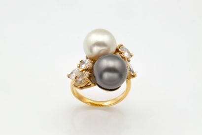 toi et moi ring set with a white cultured...