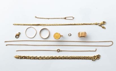 Lot de bijoux usés en or jaune (750 millièmes)...
