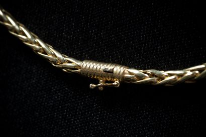 Yellow gold (750) palm-leaf link chain necklace....