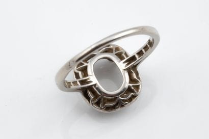 Art Deco ring setting in platinum (850 thousandths)...