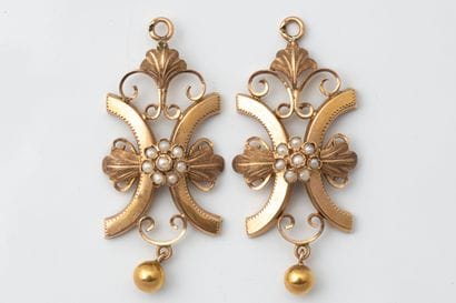 2 pampilles pour boucles d’oreilles en or...