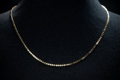 Yellow gold (750) chenille-link chain. Mixed-gold...