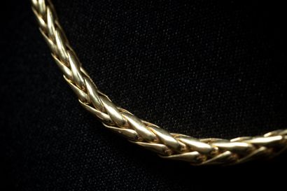 Yellow gold (750) palm-leaf link chain necklace....