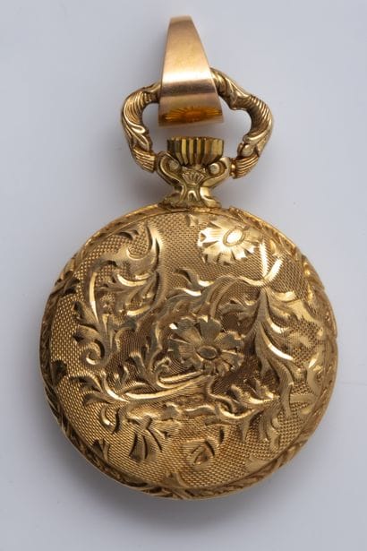 NAPPEY. Montre de col en or jaune (750 millièmes)...