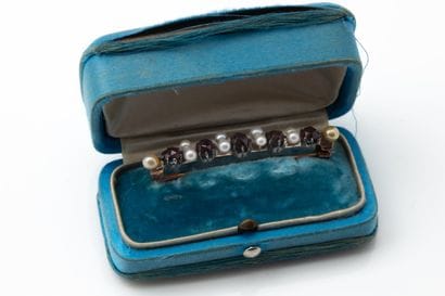 Small brooch made of silver (800 parts per...