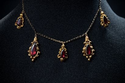 Yellow gold (750) jaseron mesh necklace adorned...