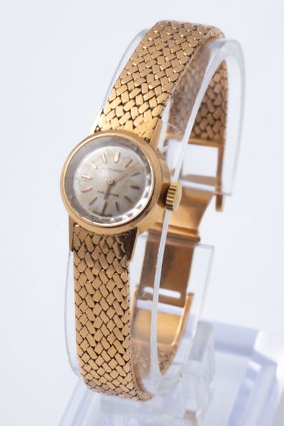 MOVADO. Montre bracelet de dame en or jaune...