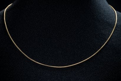 Chaîne maille colonne en or jaune (750 millièmes)....