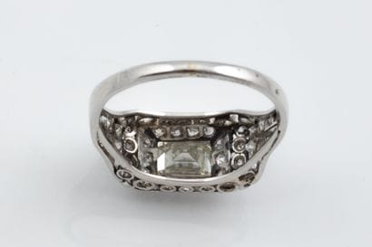 Rectangular platinum ring (850 parts per...