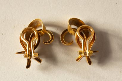 Pair of yellow gold (750) clip-on earrings...