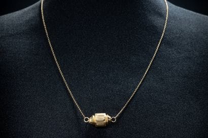 Jaseron chain fitted to a large antique yellow...