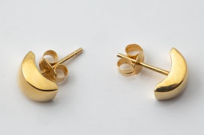 Pair of half-moon-shaped earrings in yellow...
