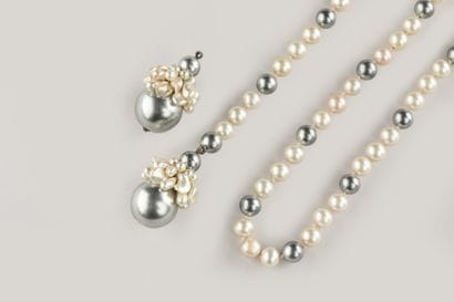 Accidental long necklace in gray and white...