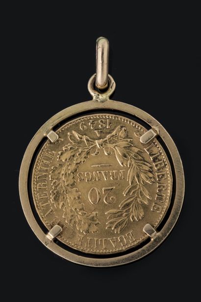 Pendentif orné d’une pièce or de 20 Francs...