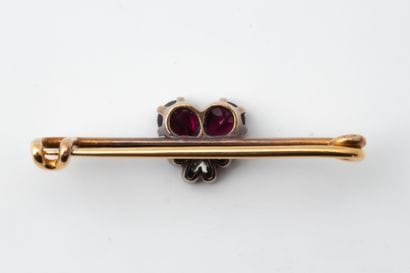 Small safety pin brooch in silver (800 parts...