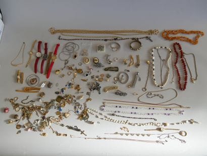 Very large lot of costume jewelry and watches:...