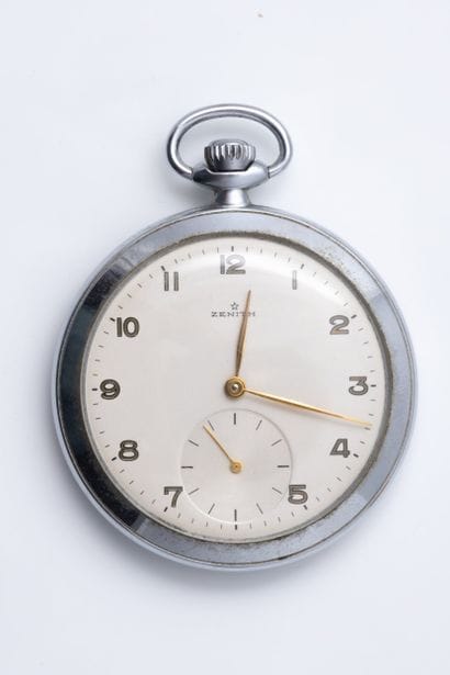 ZENITH. Montre gousset en acier. Cadran crème....