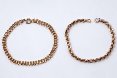Deux bracelets anciens en or jaune et rose...