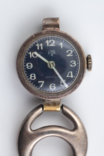 FOR. Montre bracelet vintage accidentée de...