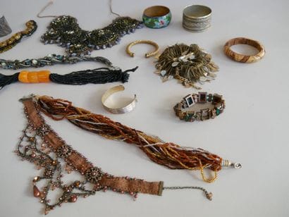 Large selection of costume jewelry neckl...