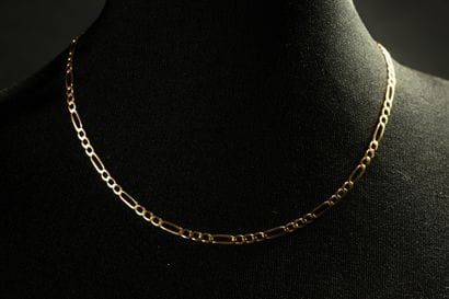 * Yellow gold (750) Figaro chain necklace....