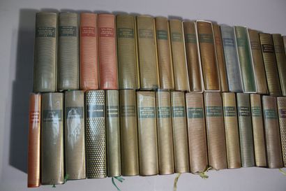 LA PLEIADE.
Set of 35 volumes. Without cases....