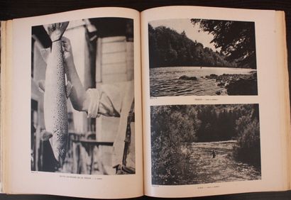 RITZ (Charles C.). Caught in the Moment:...