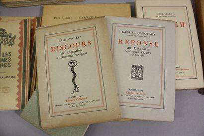 VALERY GIRAUDOUX. 19 volumes. 
VALERY. Discours...