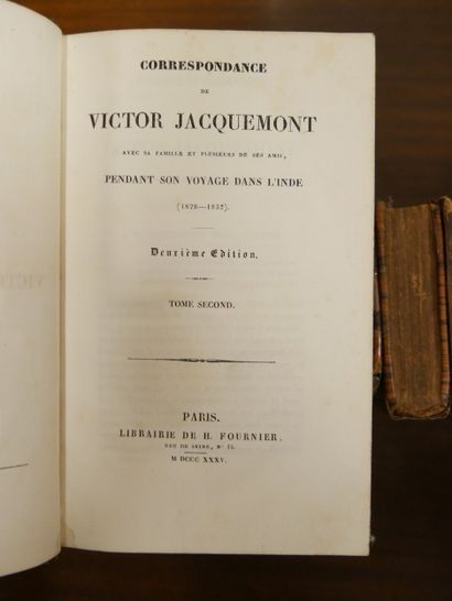 TRAVEL. Set of 17 volumes in-8 and in-12...