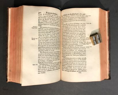 LAW. 4 volumes:
- VIEUILLE (Pierre). New...