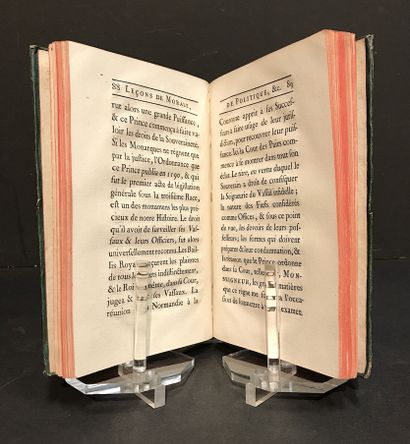 LAW. 4 volumes:
- VIEUILLE (Pierre). New...