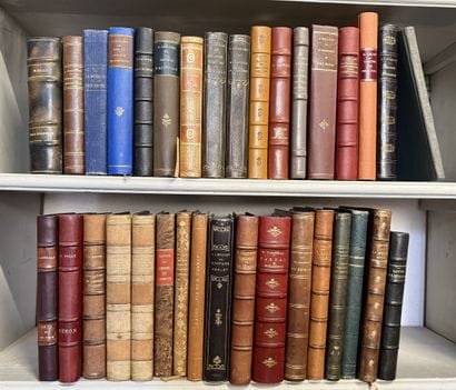 HISTORY RELIGION. 33 works, 34 bound volumes:
-...