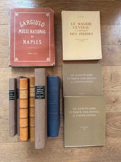 PREHISTORY ARCHAEOLOGY. 9 titles, 10 volumes:
-...