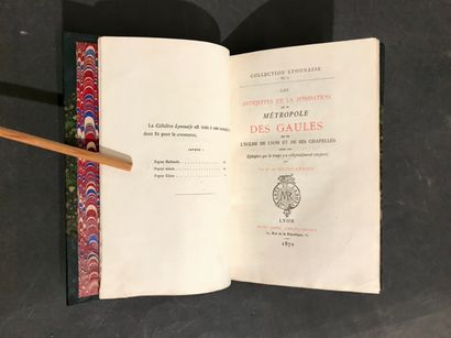 LYON COLLECTION: 4 works, 5 volumes:
- CORROZET...