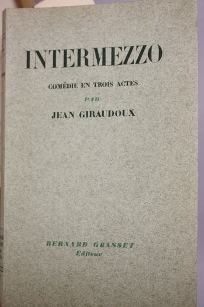 VALERY GIRAUDOUX. 19 volumes. 
VALERY. Discours...