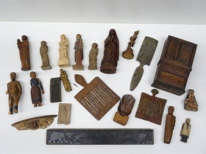 Lot de 24 pièces d'art populaire notamment...