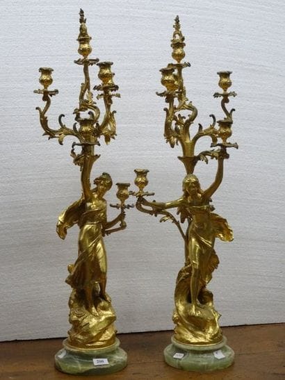 Grande paire de torchères de forme rocaille...