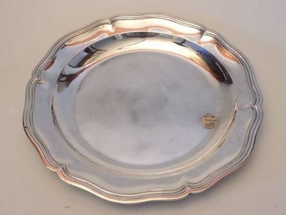 Plat rond en argent filets contours, Paris...