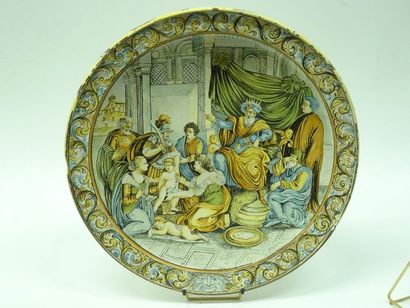 CASTELLI Grand plat rond à décor polychrome...