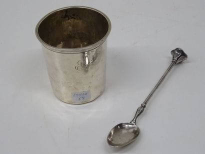 Timbale litron en argent (chocs) chiffrée....