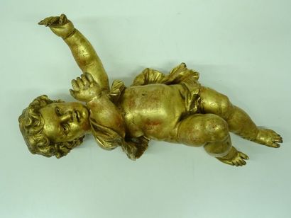 Amour en bois doré et redoré, les bras levés....