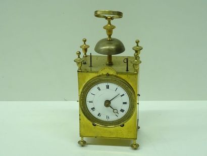 Pendule capucine formant réveil dans une...