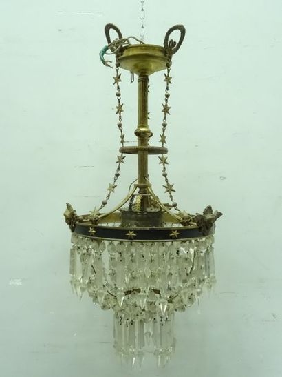 Lustre rond à pampilles. Fin du XIXe siècle...