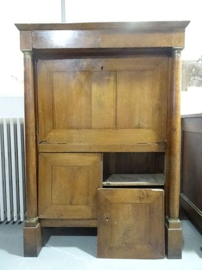 Secrétaire en noyer et placage de noyer,...