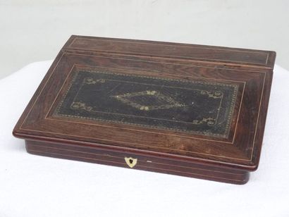 Ecritoire de table en acajou et placage et...