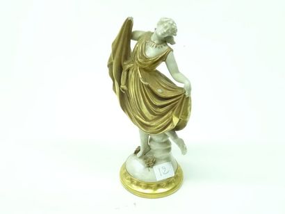 Sculpture en porcelaine représentant une...
