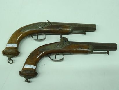 Paire de pistolets à percussion. Canons octogonaux...