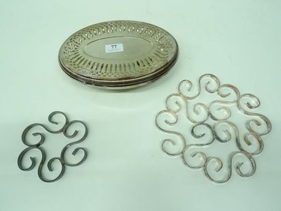Dessous de plat en métal argenté Christofle,...