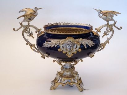 Coupe en porcelaine gros bleu dans le goût...