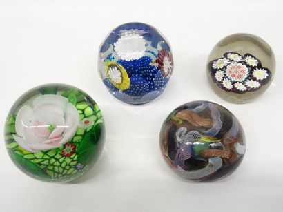 4 boulles sulfure à décor floral